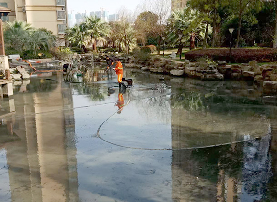 畅好乡景观池淤泥清理