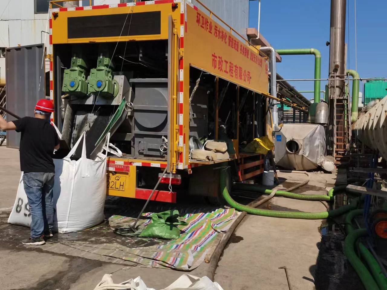 畅好乡淤泥压干处理